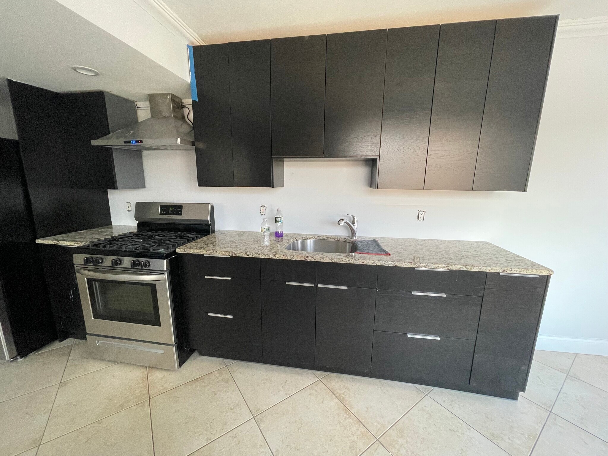 Building Photo - 412 Sommerville Plz