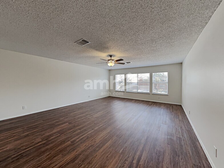 Building Photo - 2407 Canyon Rim