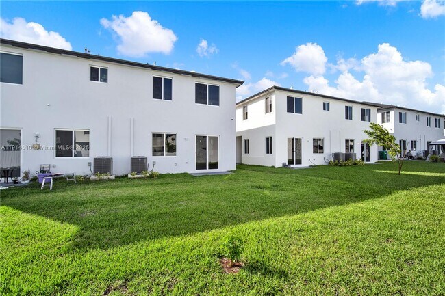 Building Photo - 22535 SW 125th Ave