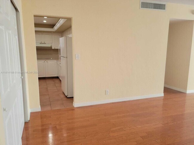 Building Photo - 3801 S Ocean Dr