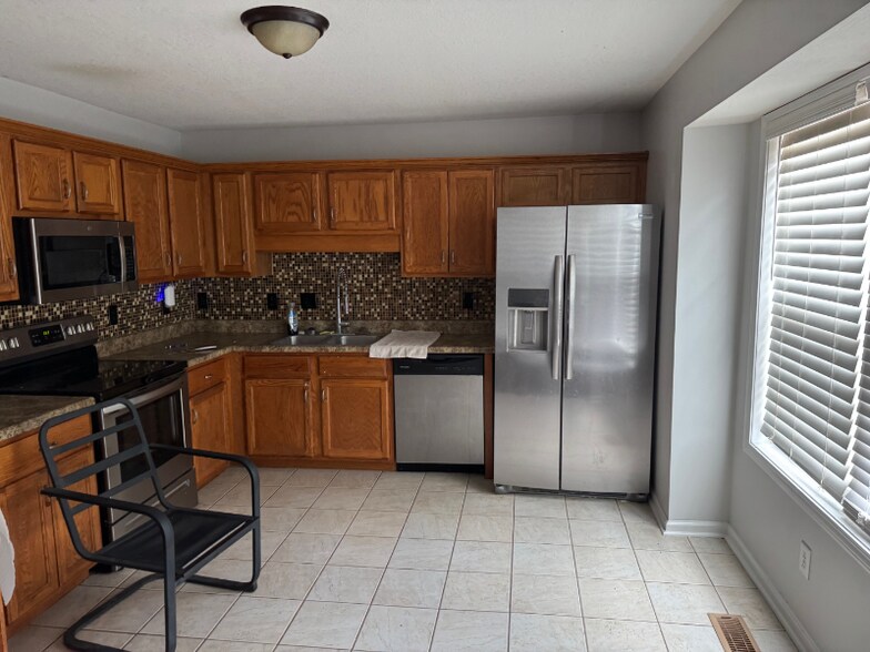 Building Photo - 3120 Clydesdale Dr