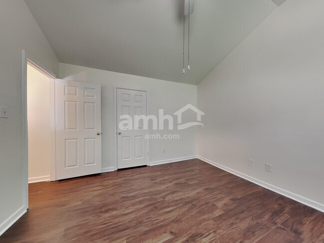 Building Photo - 4544 Fairport Ct