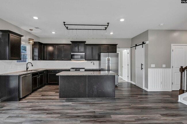 Building Photo - 414 Tulip Way