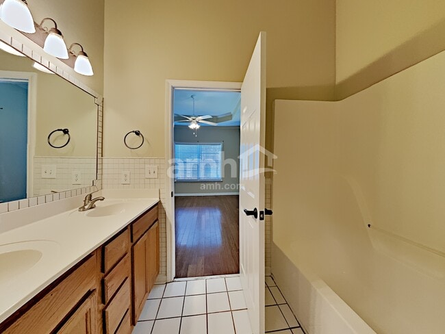 Building Photo - 2209 Ipswitch Dr