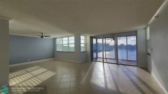 Building Photo - 3095 N Course Dr