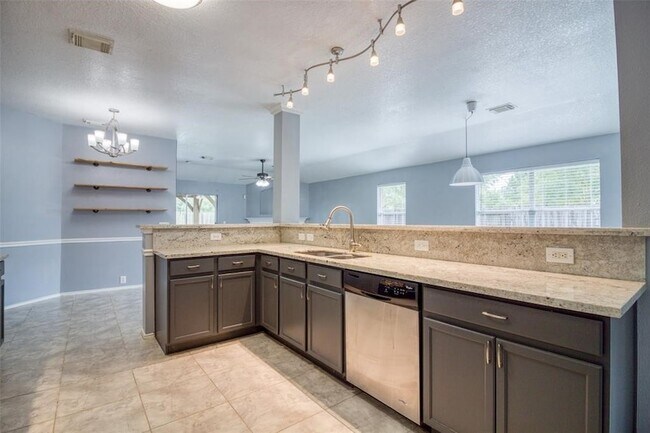 Building Photo - 21222 Somerset Park Ln