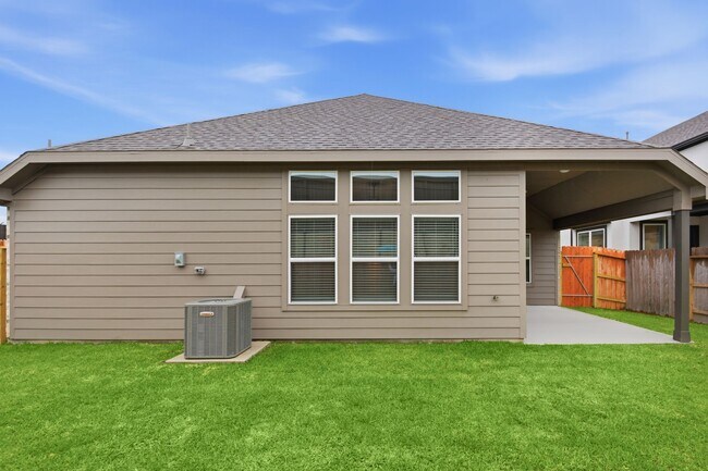 Building Photo - 2106 Villa Flora Ln