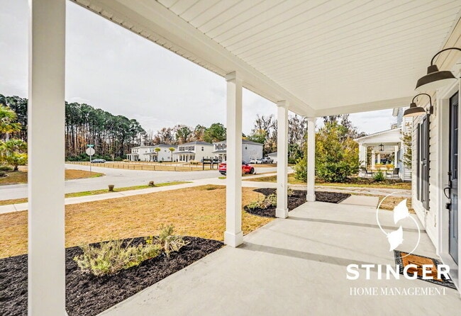 Building Photo - 14 Los Robles Rd