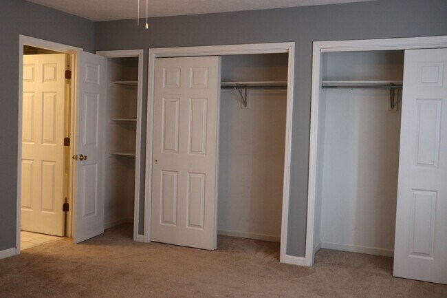 Building Photo - 2 bed/2.5 bath Townhouse in Morgantown - A...