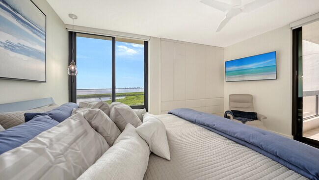 Building Photo - 1932 Harbourside Dr