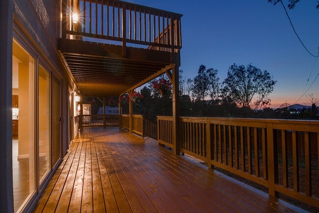 Building Photo - Barcelona Ridge Estates