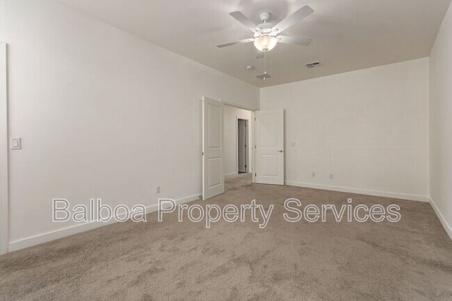 Building Photo - 5528 S Dillon Cir