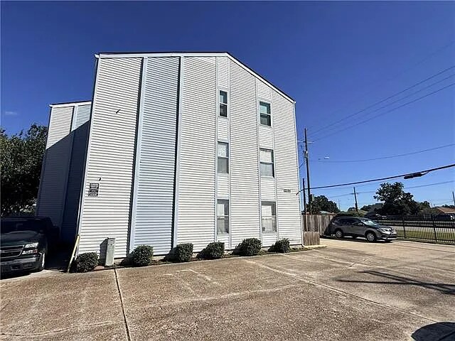 Building Photo - 2201 Houma Blvd