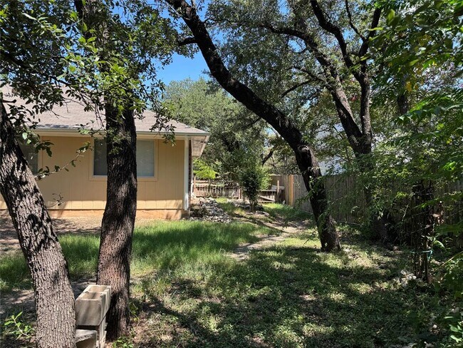 Building Photo - 2207 N Cannes Dr
