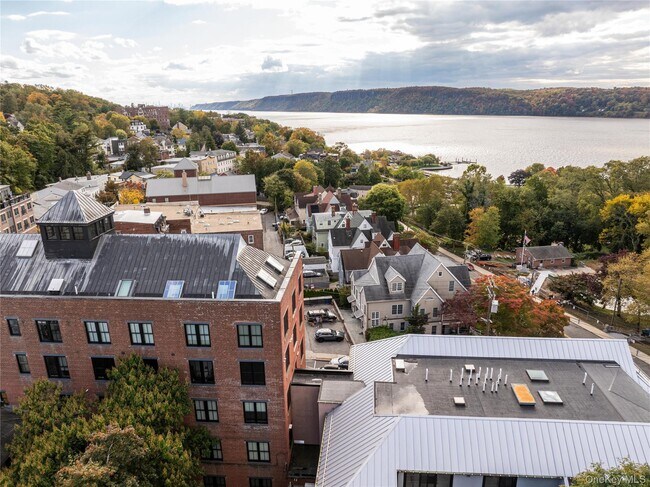 Building Photo - 50 Chestnut St