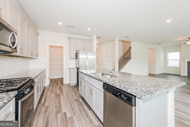 Building Photo - 5834 Un Grv Dr