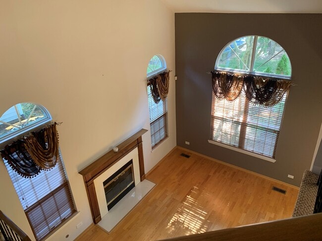 Building Photo - 1161 Regency Dr