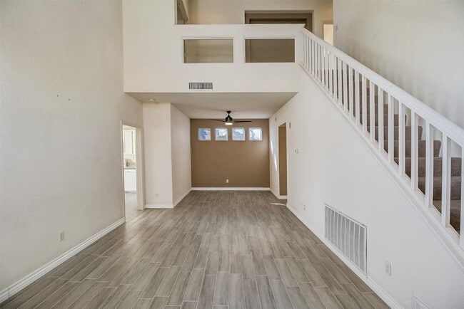 Building Photo - Beautiful 3 Bedroom, 2 Story Home in the Heart of Summerlin!