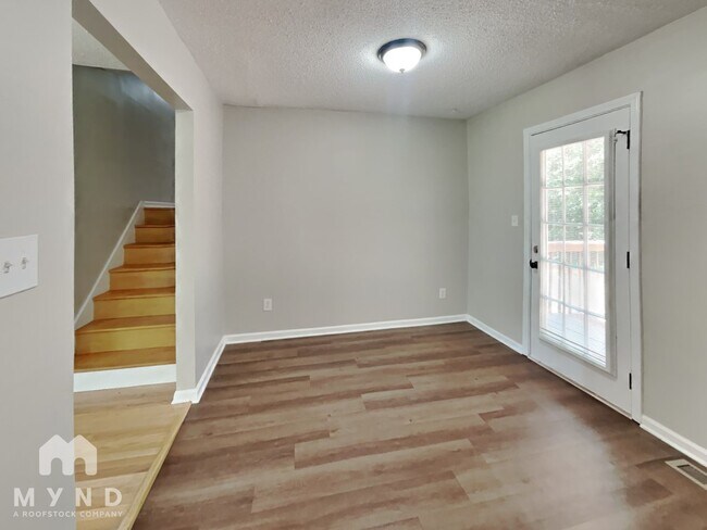 Building Photo - 258 Cove Rd