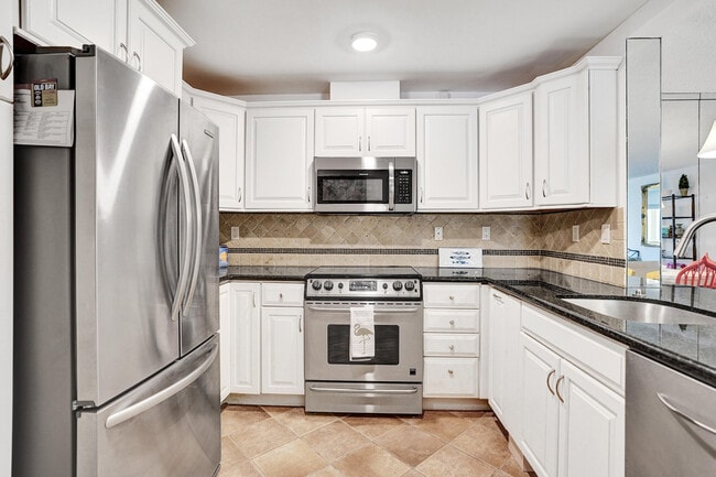 Building Photo - 1700 SE 15th St