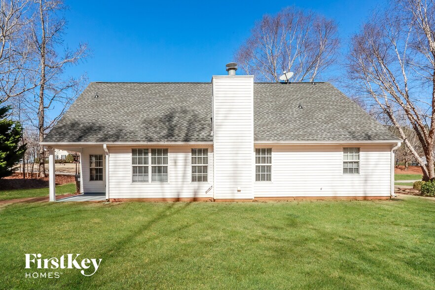 Building Photo - 2395 Pemberton Point