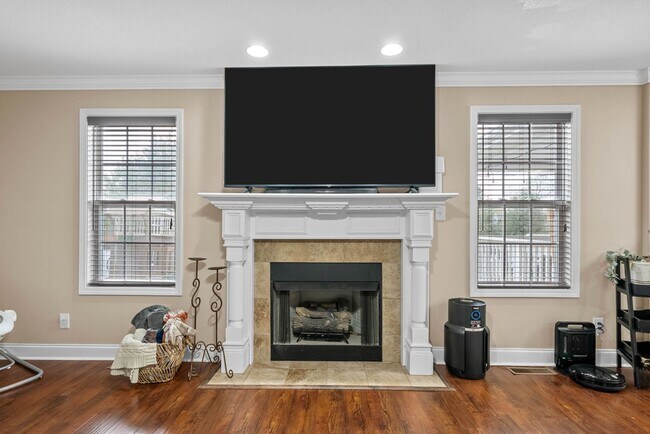 Building Photo - 667 Fox Hound Dr