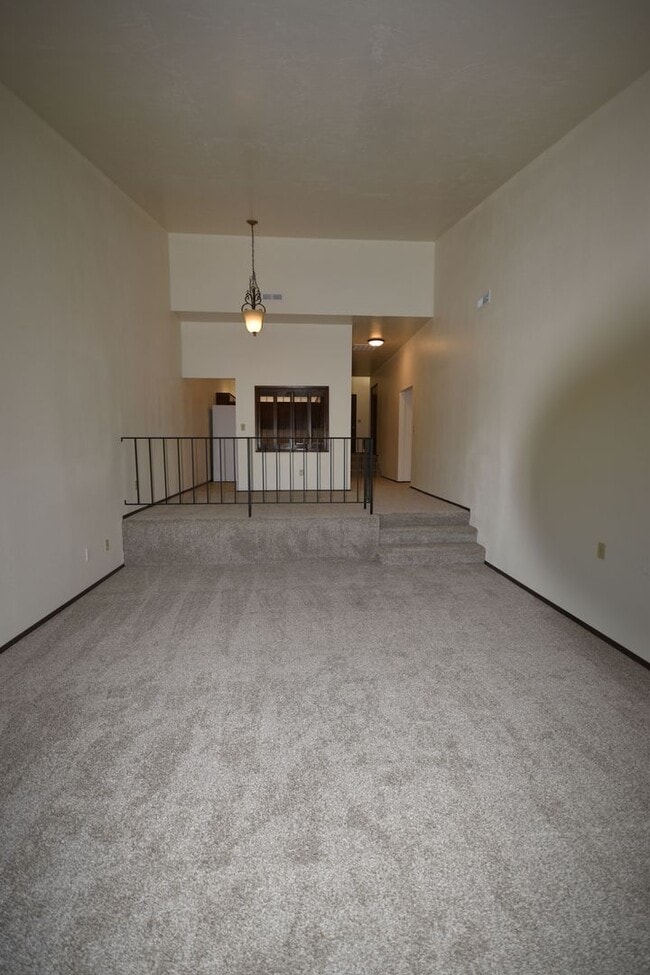 Building Photo - Low-Maintenance Meadows North Rental by Meadow Springs Golf Course