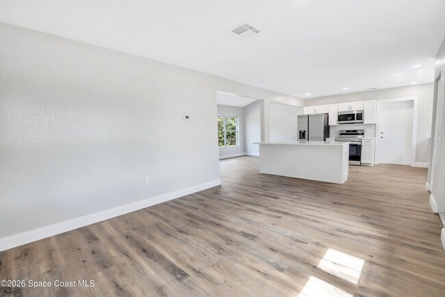 Building Photo - 644 Nida Dr