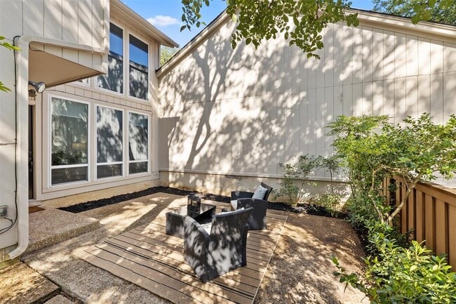 Building Photo - 8346 Summerwood Dr