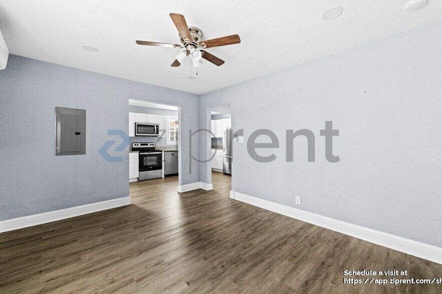 Building Photo - 965 W Ocean View Ave