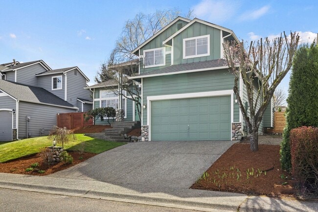 Building Photo - Immaculate 3 bed with lg fenced yard