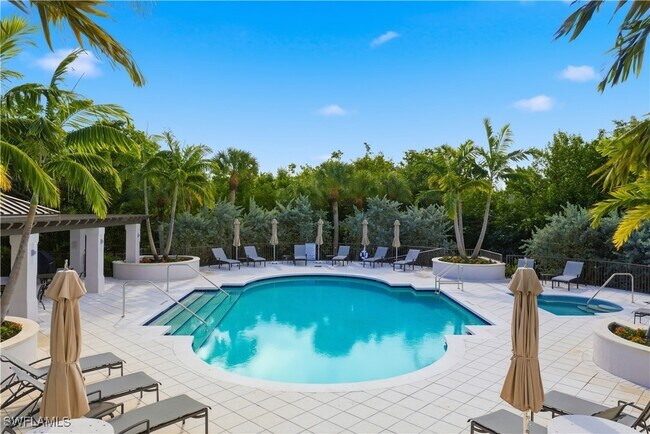 Building Photo - 8990 Bay Colony Dr