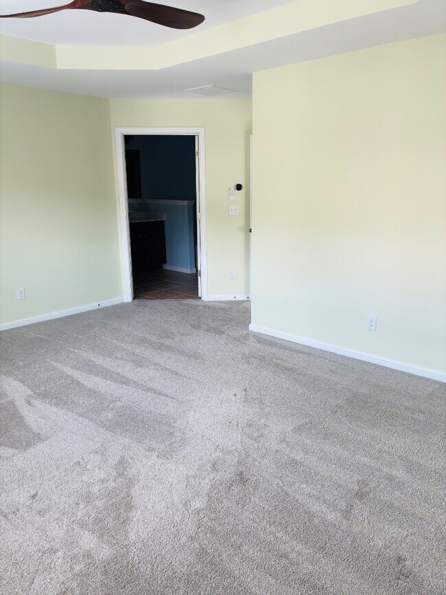 Building Photo - 901 Fawn Way