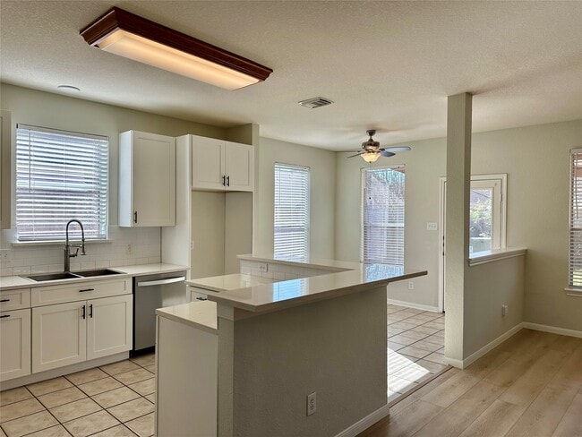 Building Photo - 14611 Thornbluff Ct