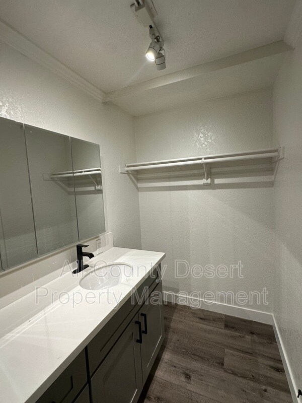 Building Photo - 74621 Shadow Hills Rd