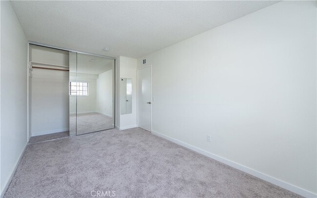 Building Photo - 49 Summerstone