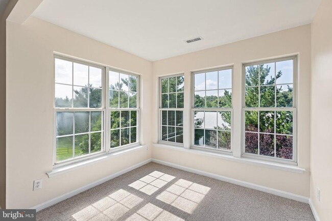 Building Photo - 22 Crenshaw Ct