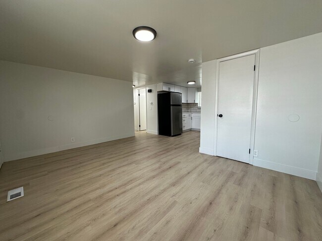 Building Photo - 3440 S 200 E