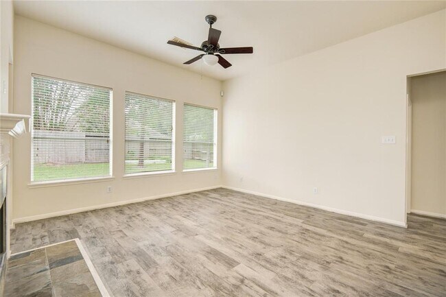 Building Photo - 9719 Goldenglade Dr