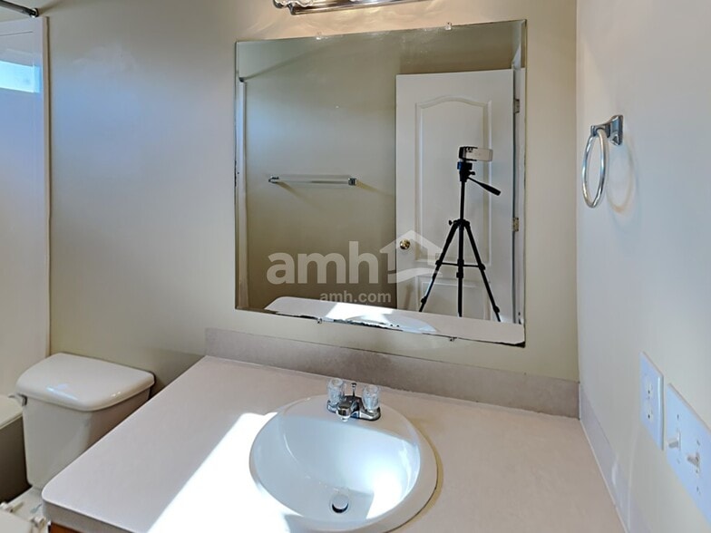 Building Photo - 96 N 1660 W