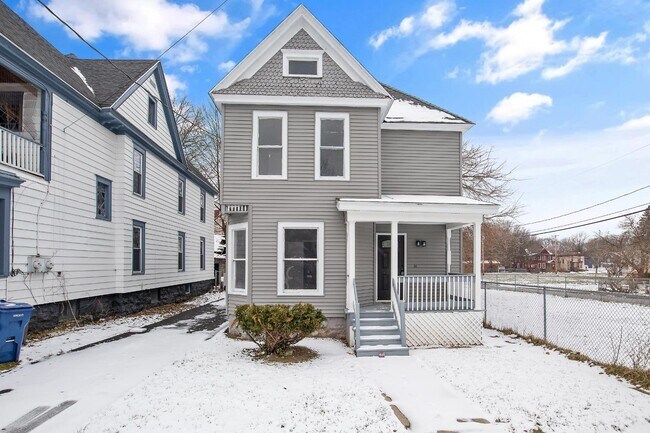 Building Photo - 304 Baker Ave