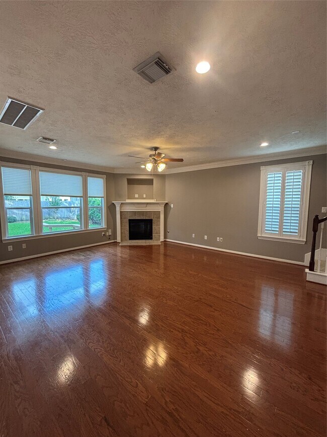 Building Photo - 951 Lamonte Ln