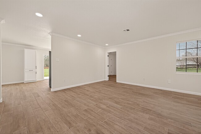 Building Photo - 25409 Pebble Dr