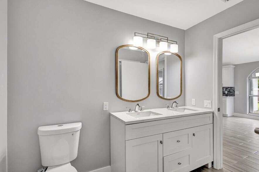 Building Photo - 843 Azalea Dr