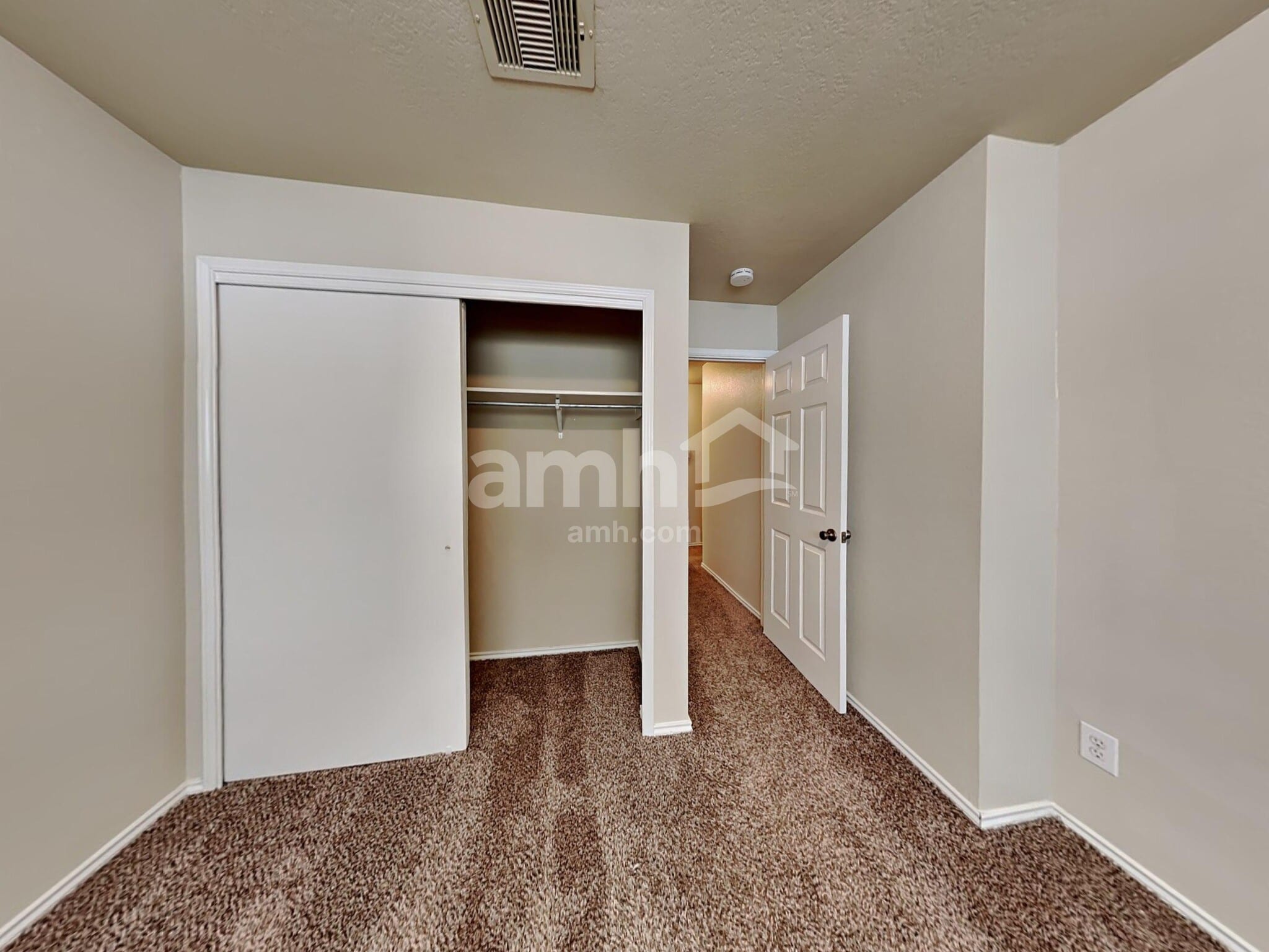 Building Photo - 10007 Del Lago Ct