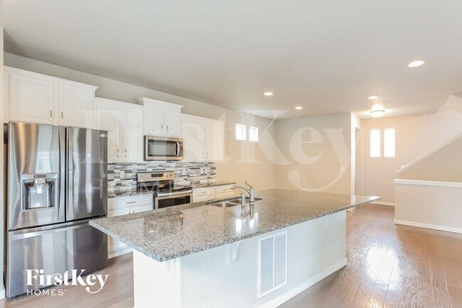 Building Photo - 6602 Shadow Star Dr