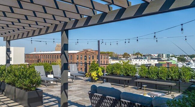 Building Photo - 1999 E Boston St