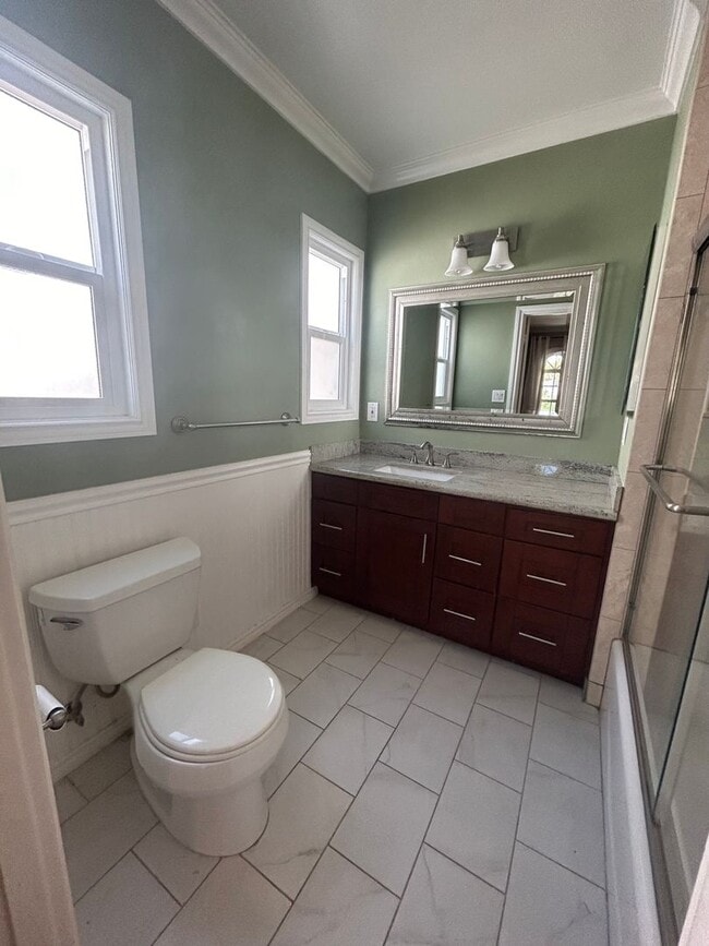 Building Photo - Beautiful Spacious 2Bd/2Bth with Bonus Family Room