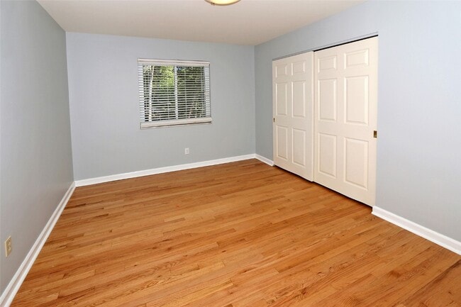 Building Photo - 12901 Fernway Ln