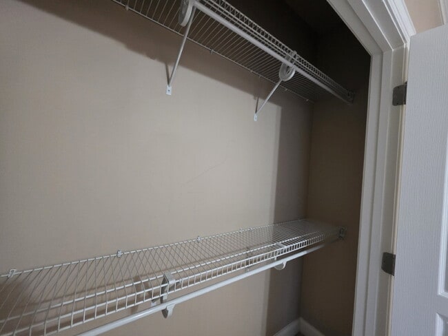 Building Photo - Spacious 4-Bedroom Home for Rent in Kings ...